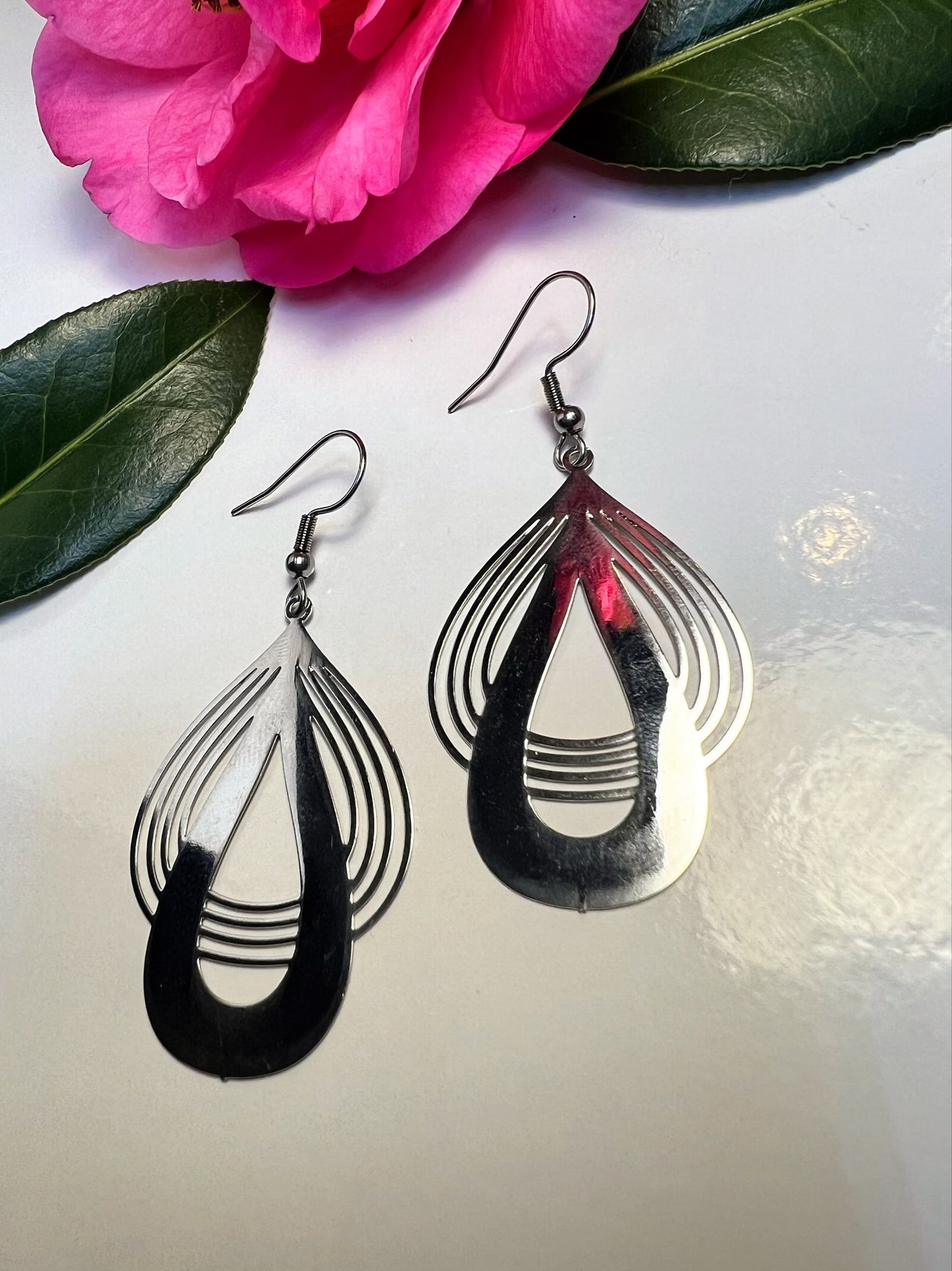 Quadruple Layered Hollow Teardrop Earrings
